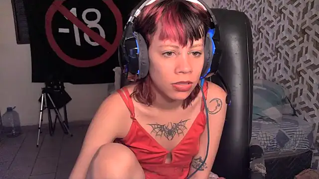 Snapshot of Liv_Alt chatting on 07/01/26, 01:45 Liv Alt online show from 07/01/26, 01:45