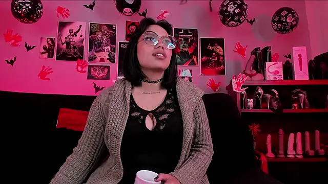 Snapshot of lilith-deveraux chatting on 11/06/25, 05:36 lilith-deveraux online show from 11/06/25, 05:36