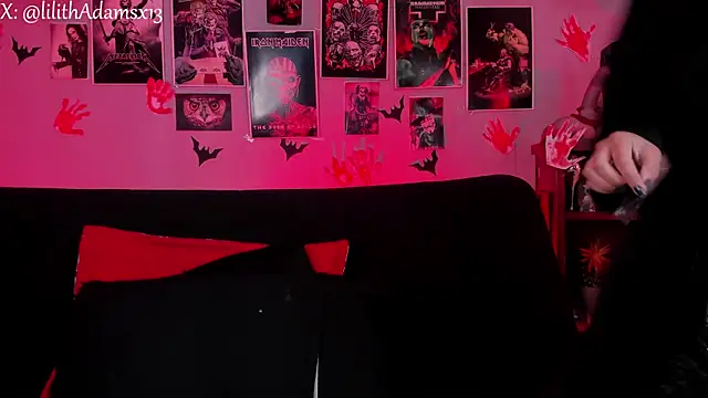 Snapshot of lilith-deveraux chatting on 11/10/25, 01:32 lilith-deveraux online show from 11/10/25, 01:32