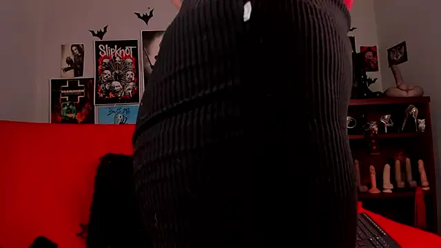 lilith-deveraux online show from 05/13/26, 02:36
