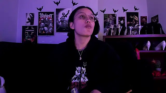 lilith-deveraux online show from 06/30/26, 04:46