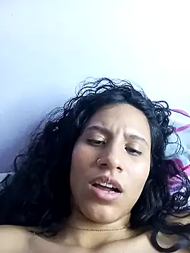 Snapshot of Karii-R chatting on 12/15/24, 06:51 Karii-R online show from 12/15/24, 06:51