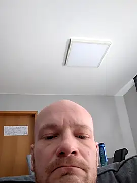 Snapshot of ChV83 chatting on 03/18/25, 10:57 ChV83 online show from 03/18/25, 10:57