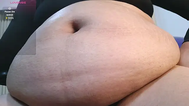 Snapshot of virtual_charm chatting on 11/28/25, 02:42 virtual charm online show from 11/28/25, 02:42