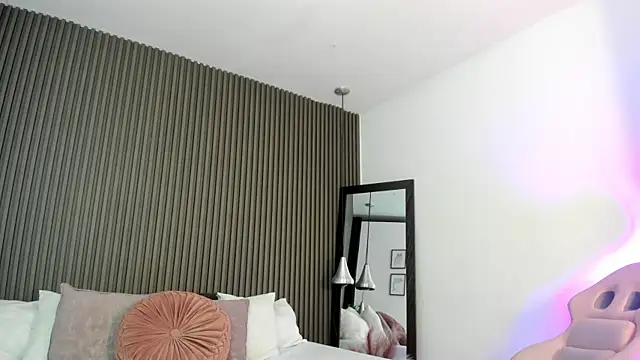 Axel brunette1 online show from 09/28/25, 08:47