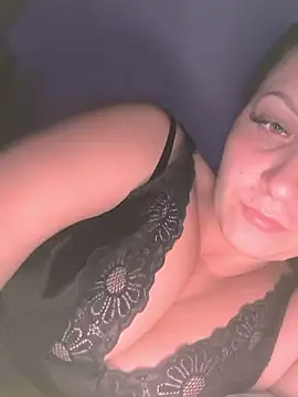 Snapshot of kinguscicus chatting on 10/18/25, 08:42 kinguscicus online show from 10/18/25, 08:42