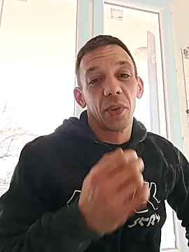 Snapshot of mika11100 chatting on 12/21/24, 12:59 mika11100 online show from 12/21/24, 12:59