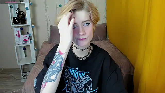 Snapshot of Angel_Jules chatting on 01/15/25, 01:12 Angel Jules online show from 01/15/25, 01:12