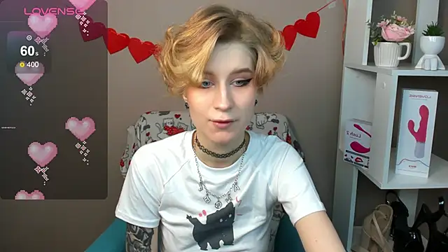 Snapshot of Angel_Jules chatting on 02/17/25, 01:04 Angel Jules online show from 02/17/25, 01:04