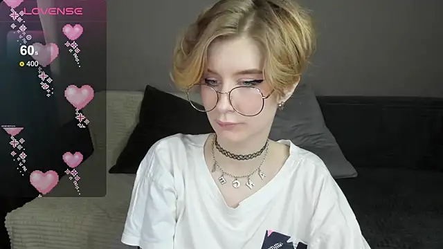 Snapshot of Angel_Jules chatting on 02/23/25, 01:02 Angel Jules online show from 02/23/25, 01:02