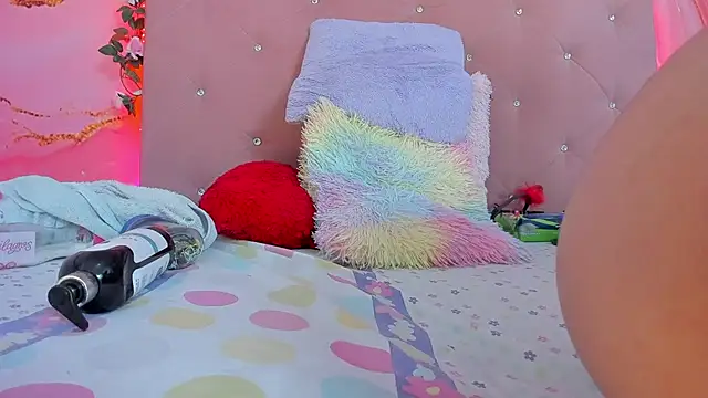 Taylor  cooper online show from 02/12/25, 12:58