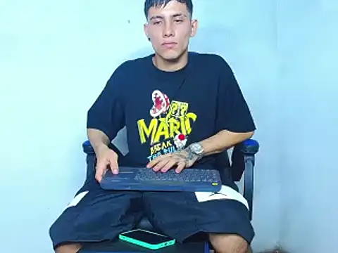 Snapshot of bab_boy_777 chatting on 12/08/24, 02:28 bab boy 777 online show from 12/08/24, 02:28