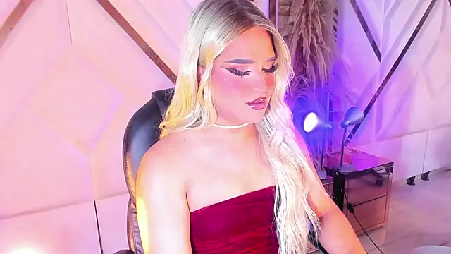 Snapshot of Elody_Preysler69 chatting on 12/19/25, 03:35 Elody Preysler69 online show from 12/19/25, 03:35