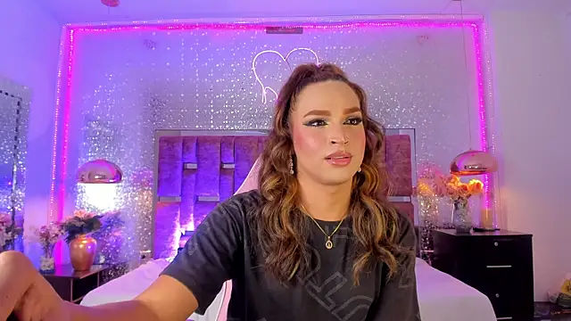 KylieVictoria online show from 11/25/25, 03:39