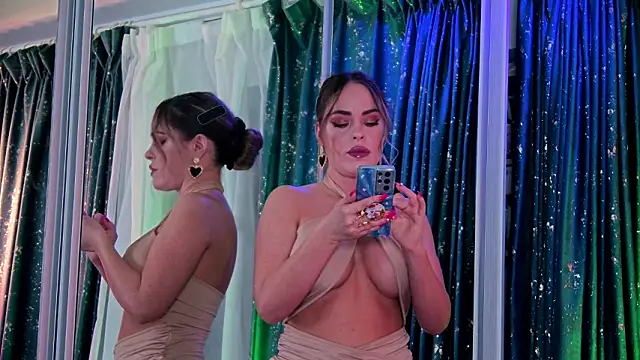 Snapshot of RoseEvann chatting on 02/20/26, 08:42 RoseEvann online show from 02/20/26, 08:42