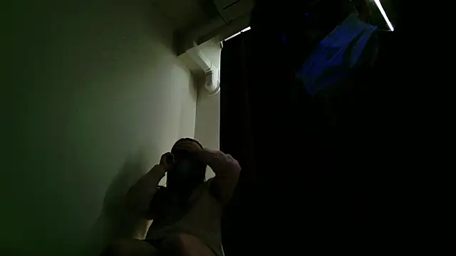 Snapshot of kintaman_cum chatting on 12/23/24, 01:51 kintaman cum online show from 12/23/24, 01:51