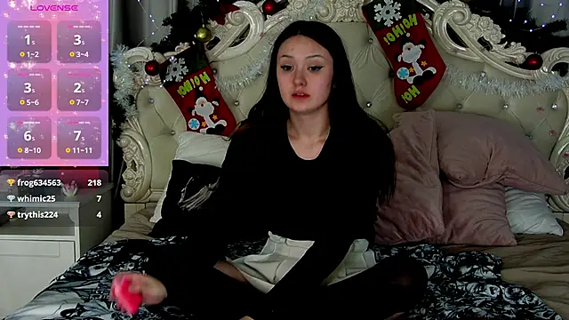 Snapshot of MiriaamWhite chatting on 01/16/25, 10:23 MiriaamWhite online show from 01/16/25, 10:23
