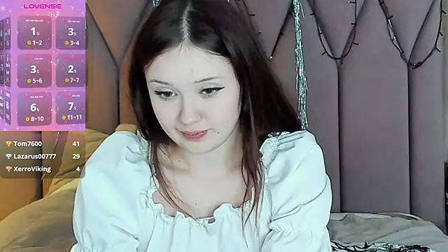Snapshot of MiriaamWhite chatting on 01/19/25, 02:04 MiriaamWhite online show from 01/19/25, 02:04