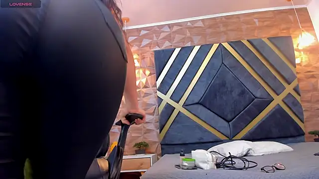 Alahia Dangelo online show from 02/12/25, 11:29