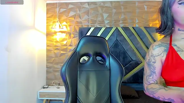 Alahia Dangelo online show from 10/04/25, 11:30