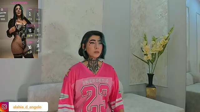 Snapshot of Alahia_Dangelo chatting on 05/14/26, 05:42 Alahia Dangelo online show from 05/14/26, 05:42