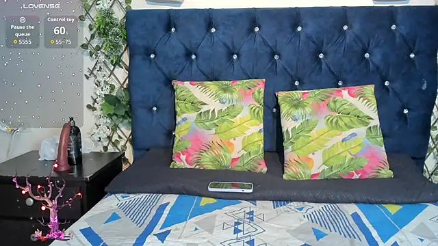  maria foxx  online show from 11/18/25, 10:25