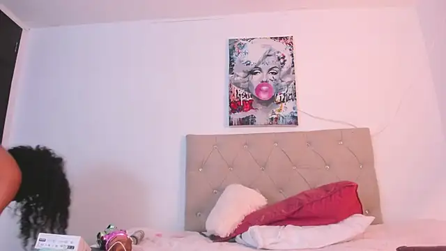 Milkdulce1 online show from 02/21/25, 09:13