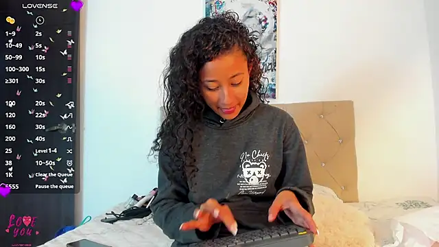 Milkdulce1 online show from 02/25/25, 02:03