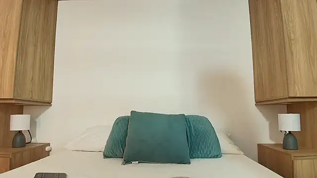 Milkdulce1 online show from 10/06/25, 08:17