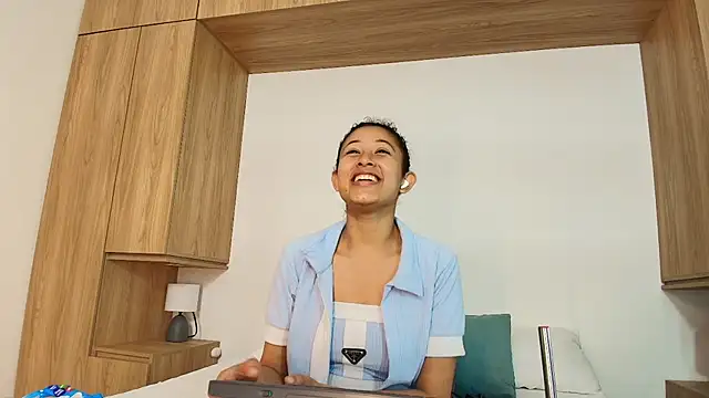 Milkdulce1 online show from 10/08/25, 07:33