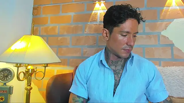 Snapshot of Dylanstonne chatting on 03/04/25, 10:16 Dylanstonne online show from 03/04/25, 10:16