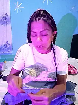 Snapshot of dulcesilvana10 chatting on 12/17/24, 10:54 dulcesilvana10 online show from 12/17/24, 10:54