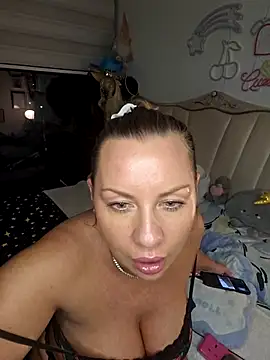 Sparkle2206 online show from 04/18/26, 10:21