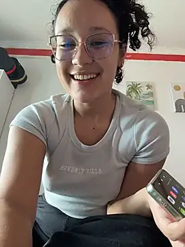 Snapshot of chunn_liioo chatting on 07/14/26, 06:13 chunn liioo online show from 07/14/26, 06:13