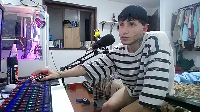 Snapshot of esjrobles chatting on 01/08/25, 03:29 esjrobles online show from 01/08/25, 03:29