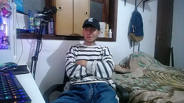 Snapshot of esjrobles chatting on 02/13/25, 06:30 esjrobles online show from 02/13/25, 06:30