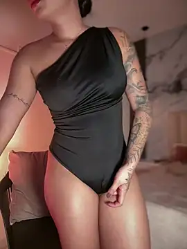 Pink Jazmin online show from 05/26/26, 03:13