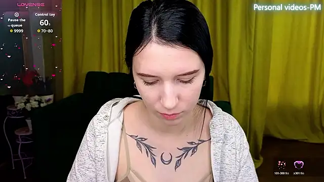 Snapshot of KarolinaBlacks chatting on 03/27/26, 08:26 KarolinaBlacks online show from 03/27/26, 08:26