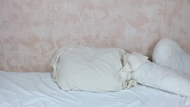 bellaa love  online show from 03/17/25, 11:31