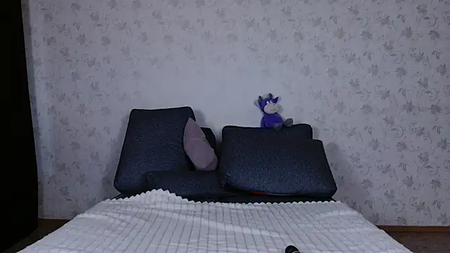 bellaa love  online show from 06/25/26, 12:10