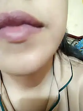 Snapshot of Anki-doll chatting on 02/02/25, 06:15 Anki-doll online show from 02/02/25, 06:15