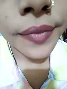 Snapshot of Anki-doll chatting on 02/04/25, 12:33 Anki-doll online show from 02/04/25, 12:33