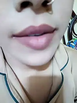 Snapshot of Anki-doll chatting on 02/05/25, 12:38 Anki-doll online show from 02/05/25, 12:38