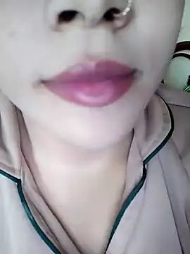 Snapshot of Anki-doll chatting on 02/07/25, 06:14 Anki-doll online show from 02/07/25, 06:14