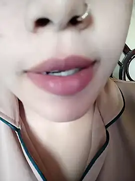 Snapshot of Anki-doll chatting on 02/11/25, 06:19 Anki-doll online show from 02/11/25, 06:19