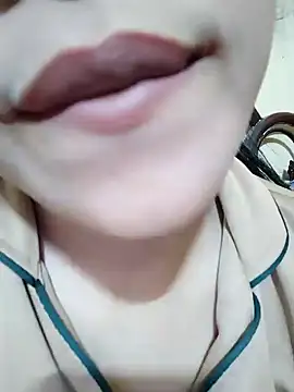 Snapshot of Anki-doll chatting on 02/11/25, 12:48 Anki-doll online show from 02/11/25, 12:48