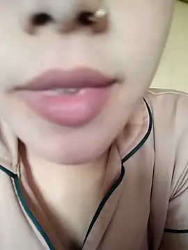 Snapshot of Anki-doll chatting on 02/19/25, 06:11 Anki-doll online show from 02/19/25, 06:11
