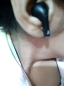 Snapshot of Anki-doll chatting on 03/18/25, 12:36 Anki-doll online show from 03/18/25, 12:36
