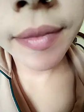 Snapshot of Anki-doll chatting on 03/21/25, 06:05 Anki-doll online show from 03/21/25, 06:05