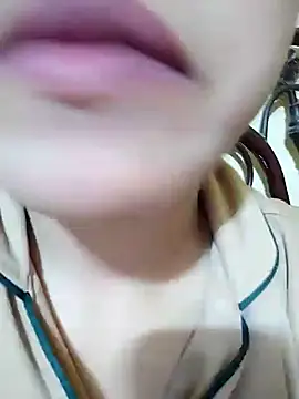 Snapshot of Anki-doll chatting on 03/21/25, 12:39 Anki-doll online show from 03/21/25, 12:39